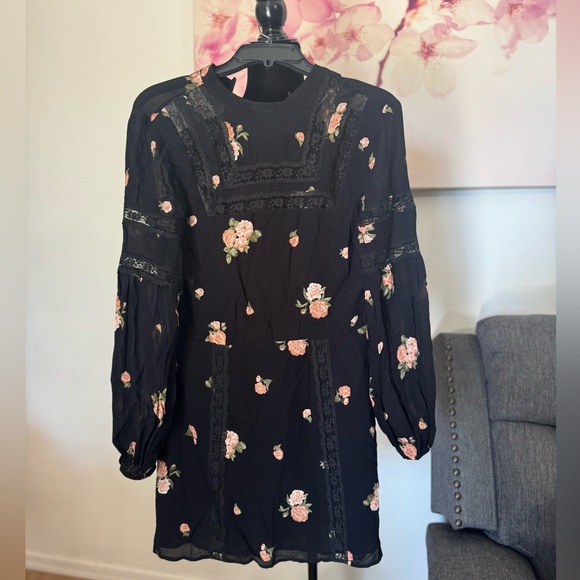 Reformation Dresses & Skirts - Reformation Floral Dress